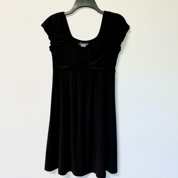 Kupcake Black Dress with Ruched Sleeves - Picture 4 of 7